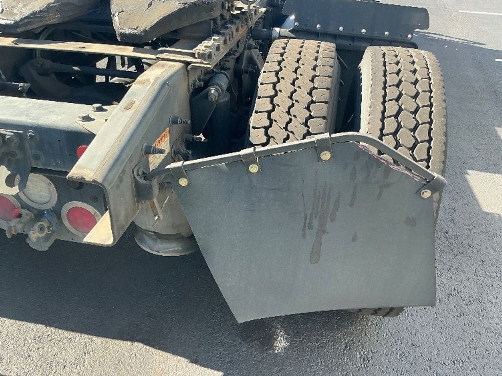 Day Cab Tractor-Heavy Duty Tractors-Freightliner-2020-T11642ST-Atlanta (Forest Park)-GA-563,521\n\t\tmiles-$ 28,000 - Image 20