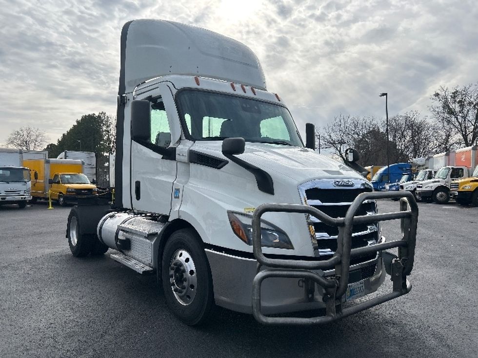 Day Cab Tractor-Heavy Duty Tractors-Freightliner-2020-T11642ST-Atlanta (Forest Park)-GA-662,404\n\t\tmiles-$ 20,750 - Image 1