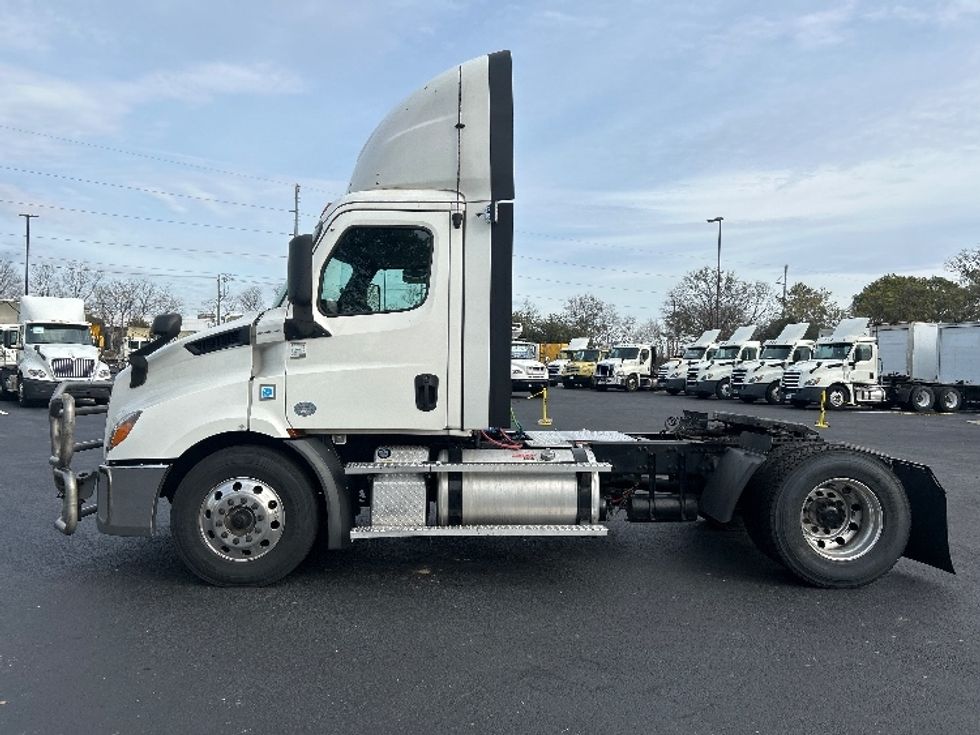 Day Cab Tractor-Heavy Duty Tractors-Freightliner-2020-T11642ST-Atlanta (Forest Park)-GA-662,404\n\t\tmiles-$ 20,750 - Image 4