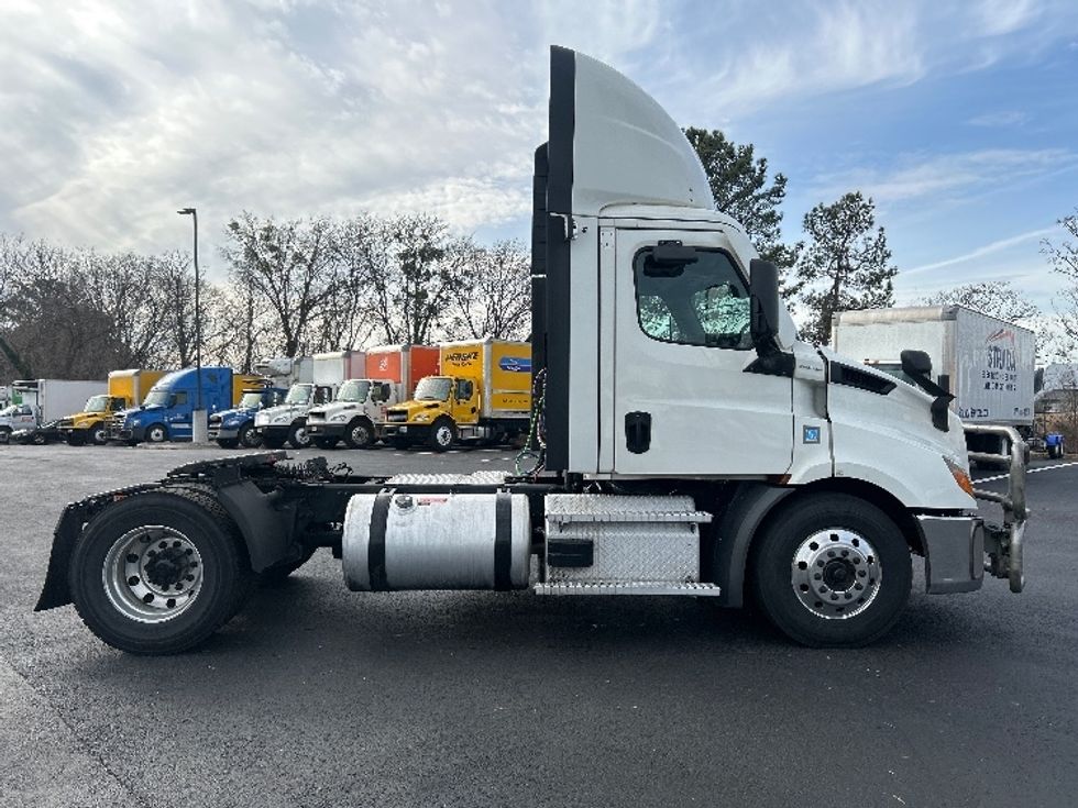 Day Cab Tractor-Heavy Duty Tractors-Freightliner-2020-T11642ST-Atlanta (Forest Park)-GA-662,404\n\t\tmiles-$ 20,750 - Image 8