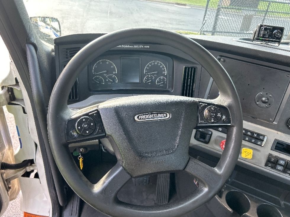 Day Cab Tractor-Heavy Duty Tractors-Freightliner-2020-T11642ST-Atlanta-GA-599,805\n\t\tmiles-$ 28,000 - Image 11