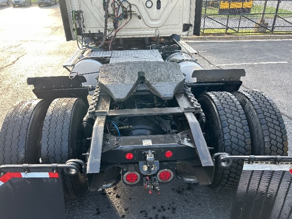 Day Cab Tractor-Heavy Duty Tractors-Freightliner-2020-T11642ST-Atlanta-GA-599,805\n\t\tmiles-$ 28,000 - Image 6