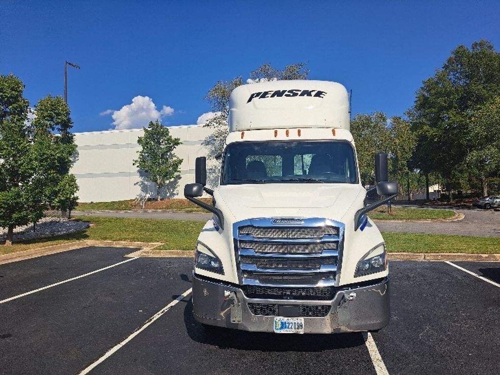 Day Cab Tractor-Heavy Duty Tractors-Freightliner-2020-T11642ST-Atlanta-GA-690,939\n\t\tmiles-$ 24,000 - Image 2