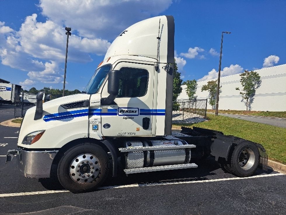 Day Cab Tractor-Heavy Duty Tractors-Freightliner-2020-T11642ST-Atlanta-GA-690,939\n\t\tmiles-$ 24,000 - Image 4