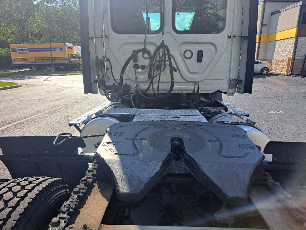 Day Cab Tractor-Heavy Duty Tractors-Freightliner-2020-T11642ST-Atlanta-GA-690,939\n\t\tmiles-$ 24,000 - Image 6