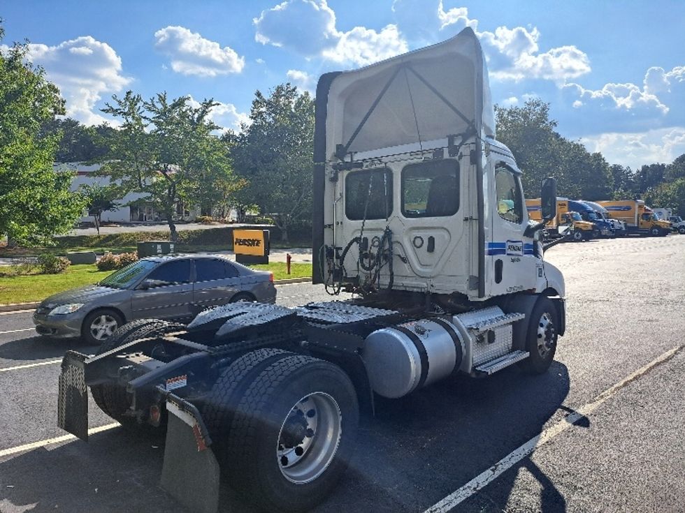 Day Cab Tractor-Heavy Duty Tractors-Freightliner-2020-T11642ST-Atlanta-GA-690,939\n\t\tmiles-$ 24,000 - Image 7