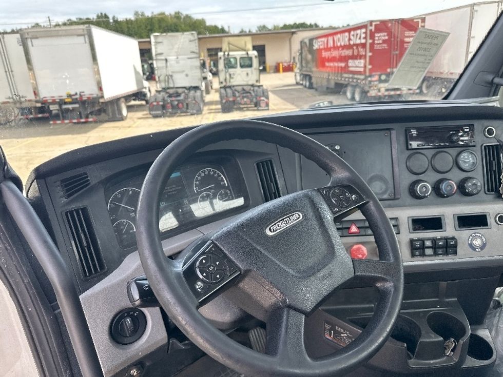Day Cab Tractor-Heavy Duty Tractors-Freightliner-2020-T11642ST-Birmingham-AL-487,872\n\t\tmiles-$ 37,000 - Image 10