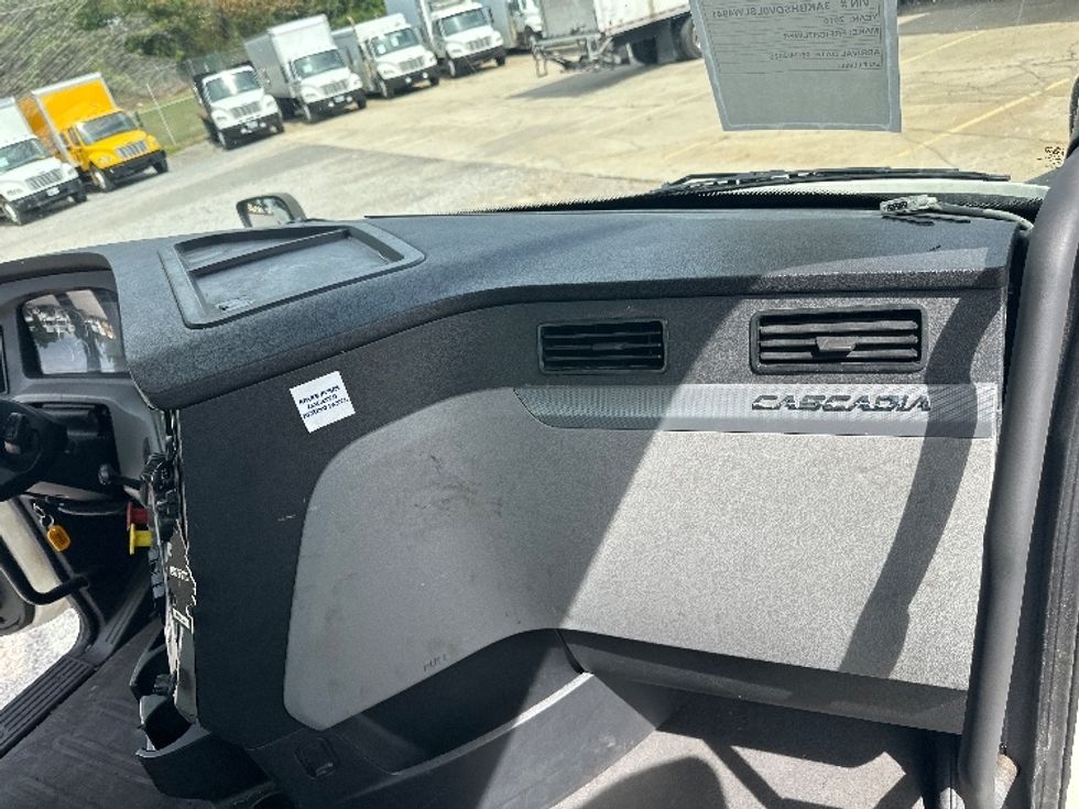 Day Cab Tractor-Heavy Duty Tractors-Freightliner-2020-T11642ST-Birmingham-AL-487,872\n\t\tmiles-$ 37,000 - Image 13
