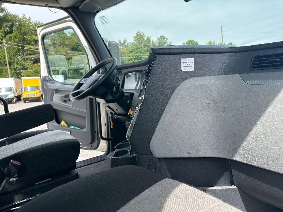 Day Cab Tractor-Heavy Duty Tractors-Freightliner-2020-T11642ST-Birmingham-AL-487,872\n\t\tmiles-$ 37,000 - Image 14