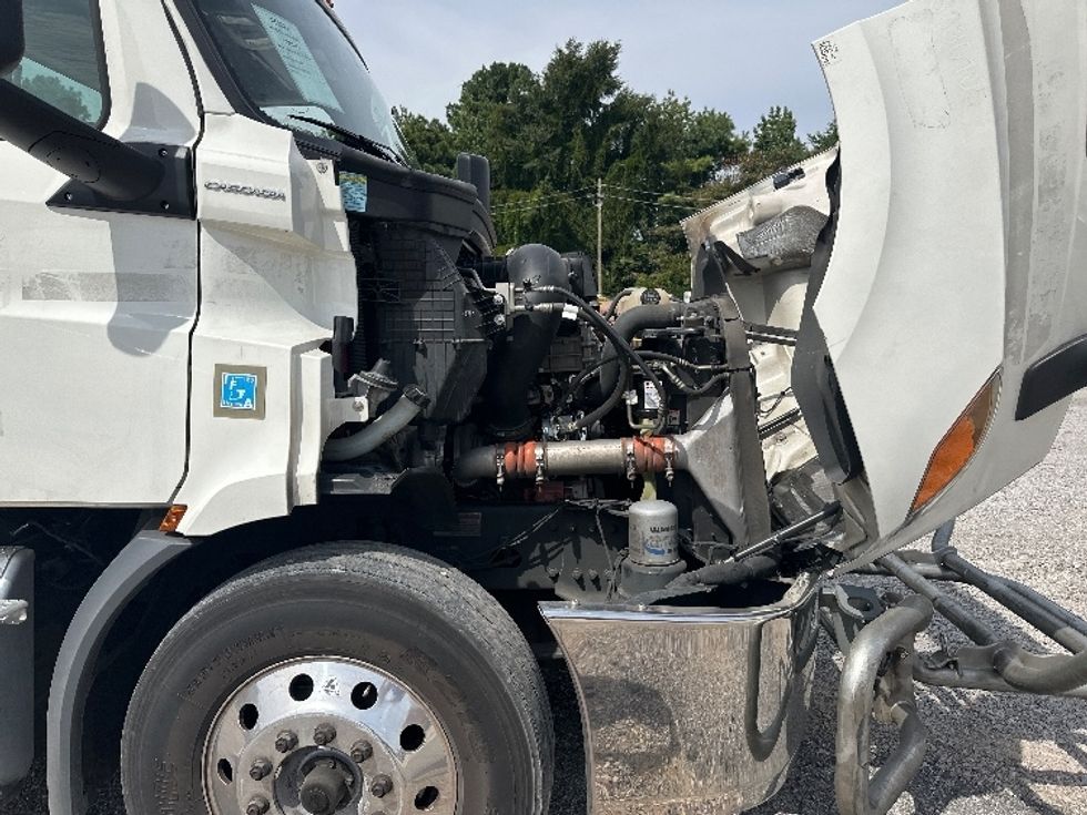 Day Cab Tractor-Heavy Duty Tractors-Freightliner-2020-T11642ST-Birmingham-AL-487,872\n\t\tmiles-$ 37,000 - Image 15