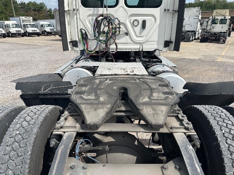 Day Cab Tractor-Heavy Duty Tractors-Freightliner-2020-T11642ST-Birmingham-AL-487,872\n\t\tmiles-$ 37,000 - Image 6