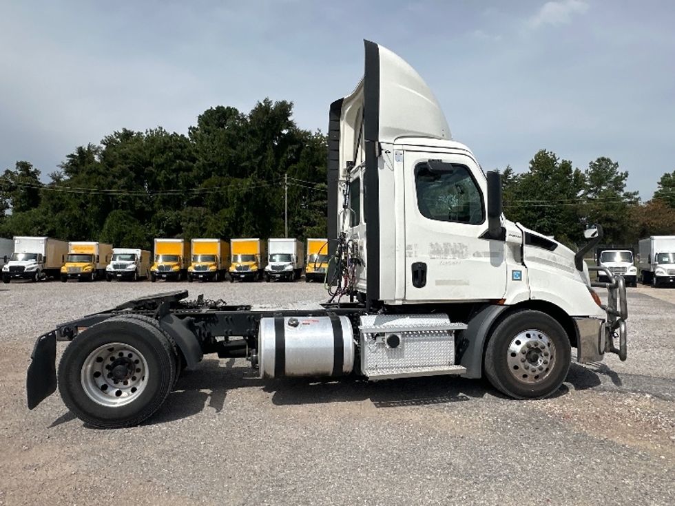 Day Cab Tractor-Heavy Duty Tractors-Freightliner-2020-T11642ST-Birmingham-AL-487,872\n\t\tmiles-$ 37,000 - Image 8