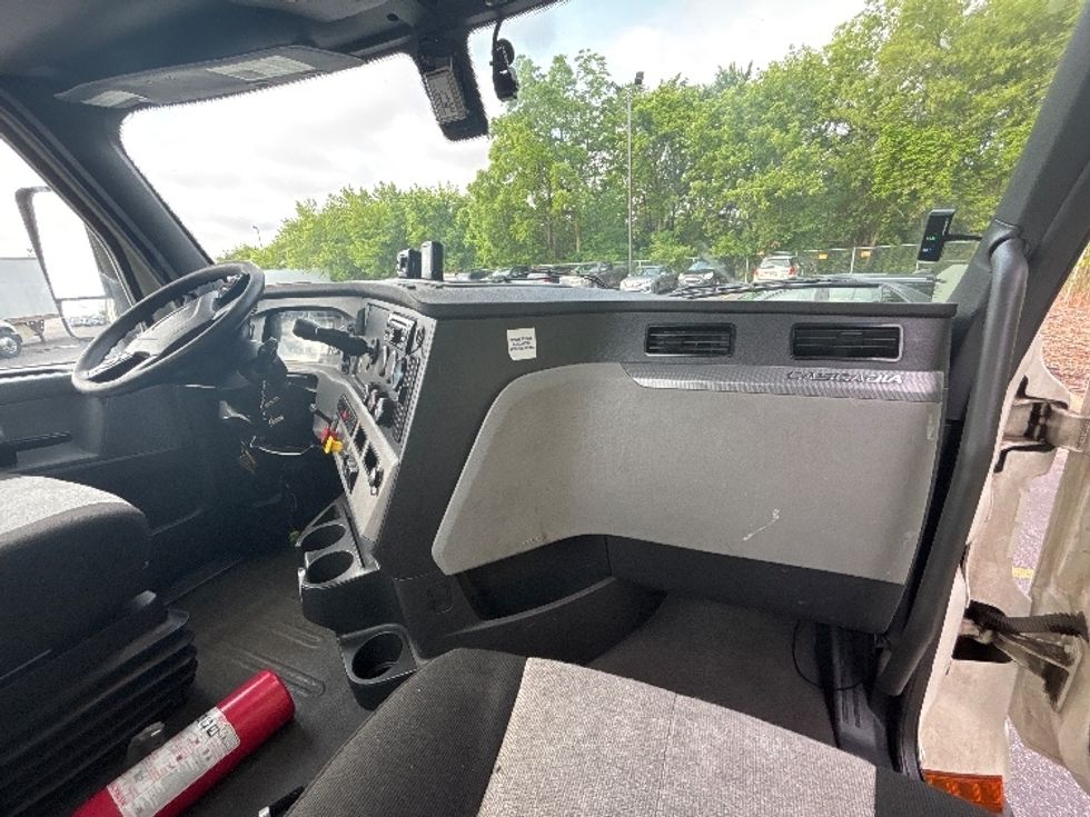 Day Cab Tractor-Heavy Duty Tractors-Freightliner-2020-T11642ST-Brook Park-OH-779,738\n\t\tmiles-$ 25,500 - Image 13