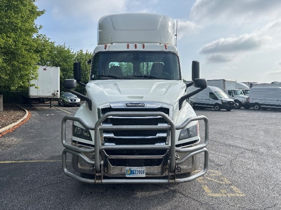 Day Cab Tractor-Heavy Duty Tractors-Freightliner-2020-T11642ST-Brook Park-OH-779,738\n\t\tmiles-$ 25,500 - Image 2