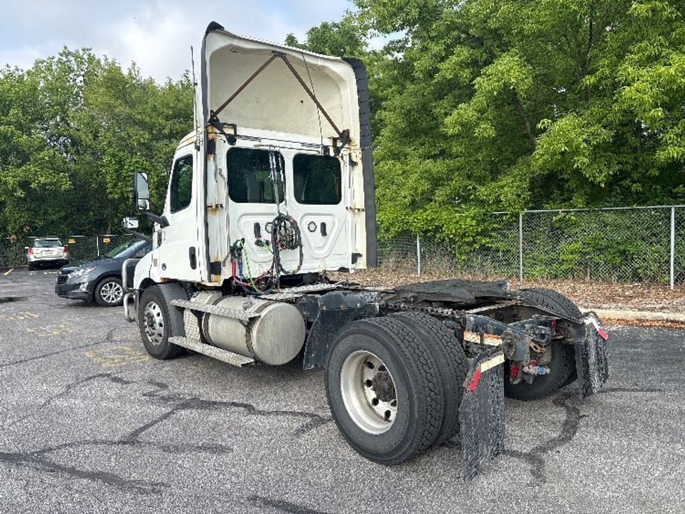 Day Cab Tractor-Heavy Duty Tractors-Freightliner-2020-T11642ST-Brook Park-OH-779,738\n\t\tmiles-$ 25,500 - Image 5