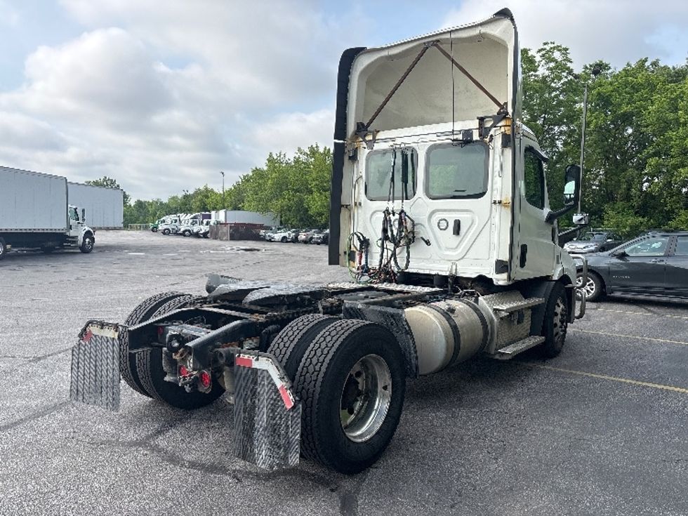 Day Cab Tractor-Heavy Duty Tractors-Freightliner-2020-T11642ST-Brook Park-OH-779,738\n\t\tmiles-$ 25,500 - Image 7