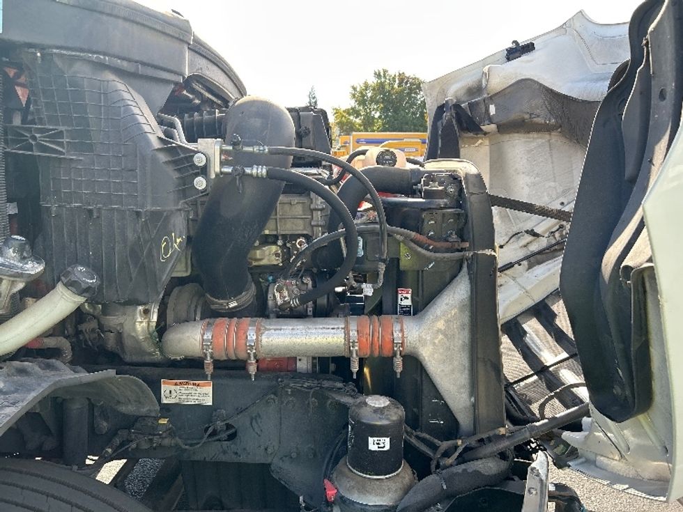 Day Cab Tractor-Heavy Duty Tractors-Freightliner-2020-T11642ST-Ceres-CA-351,801\n\t\tmiles-$ 43,000 - Image 15