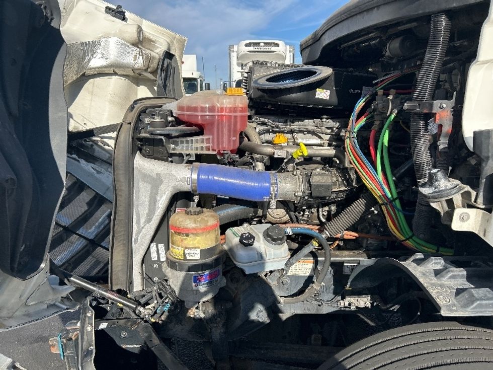 Day Cab Tractor-Heavy Duty Tractors-Freightliner-2020-T11642ST-Ceres-CA-351,801\n\t\tmiles-$ 43,000 - Image 16