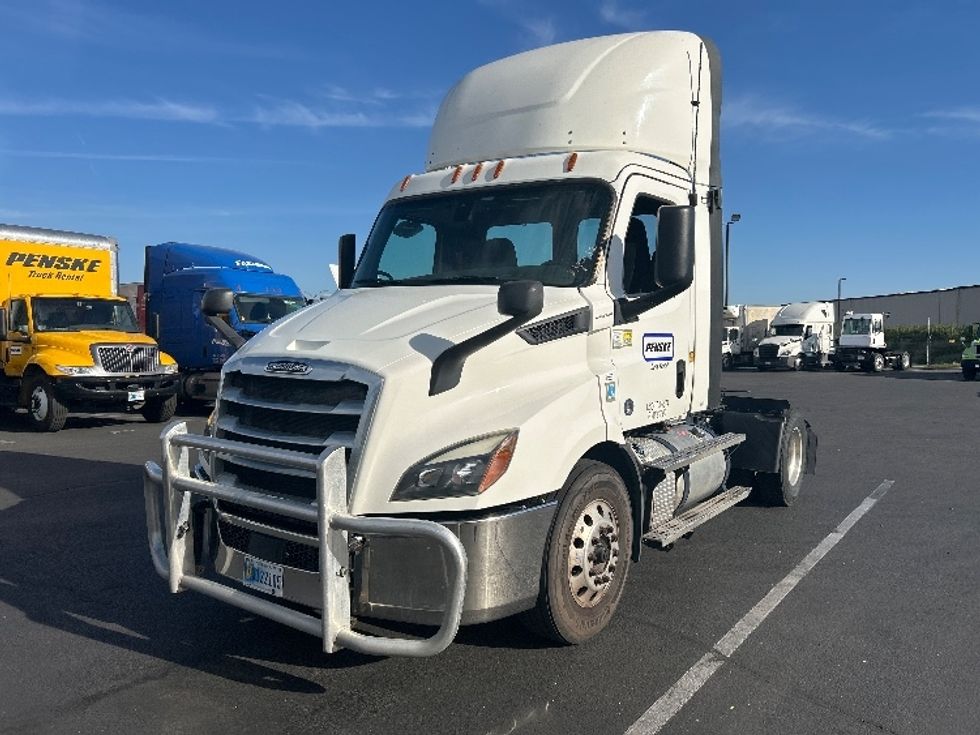 Day Cab Tractor-Heavy Duty Tractors-Freightliner-2020-T11642ST-Ceres-CA-351,801\n\t\tmiles-$ 43,000 - Image 3
