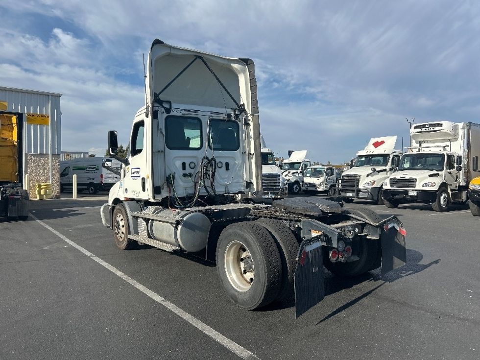 Day Cab Tractor-Heavy Duty Tractors-Freightliner-2020-T11642ST-Ceres-CA-351,801\n\t\tmiles-$ 43,000 - Image 5