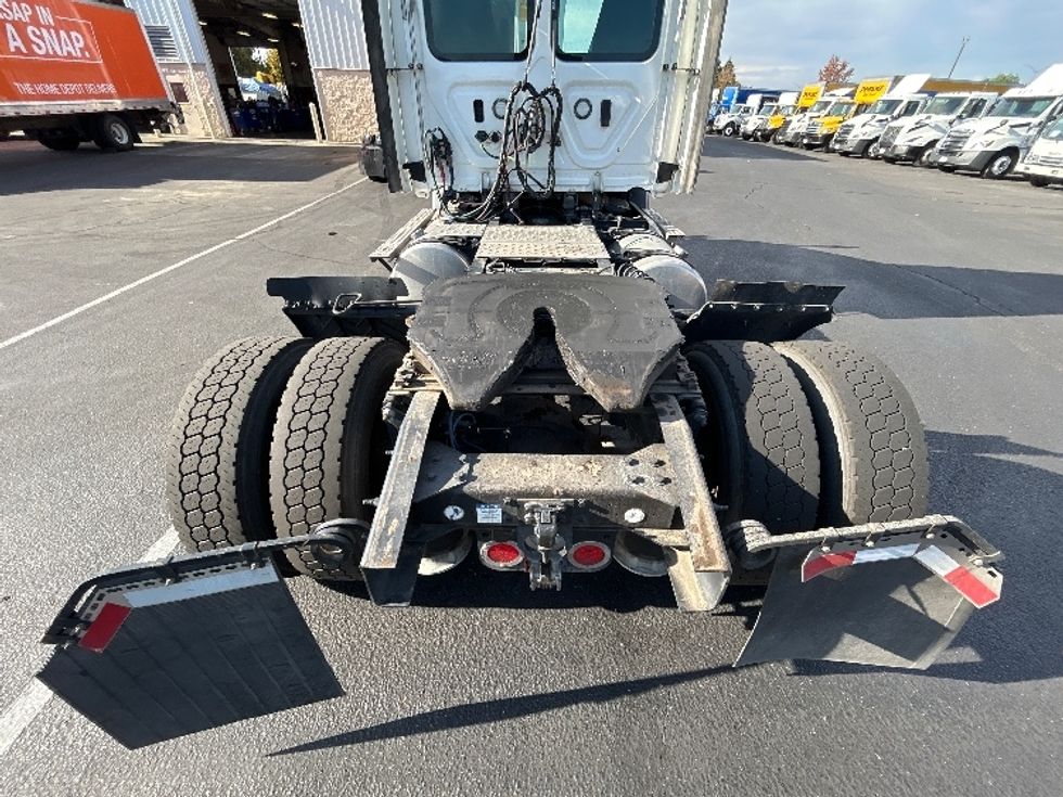 Day Cab Tractor-Heavy Duty Tractors-Freightliner-2020-T11642ST-Ceres-CA-351,801\n\t\tmiles-$ 43,000 - Image 6