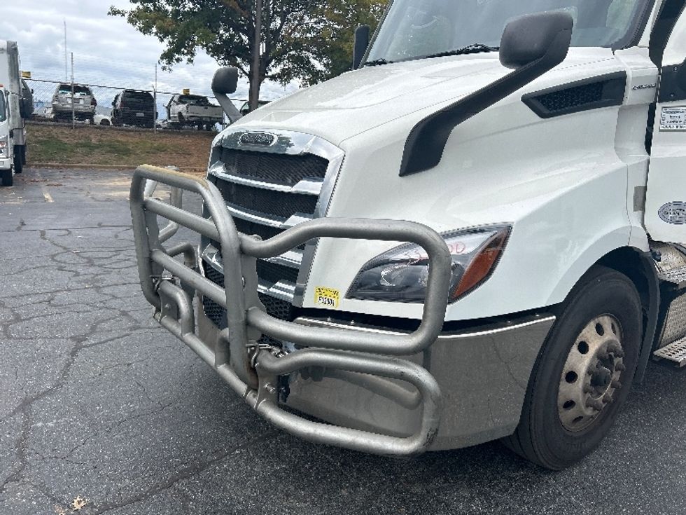 Day Cab Tractor-Heavy Duty Tractors-Freightliner-2020-T11642ST-Charlotte-NC-496,433\n\t\tmiles-$ 33,250 - Image 17
