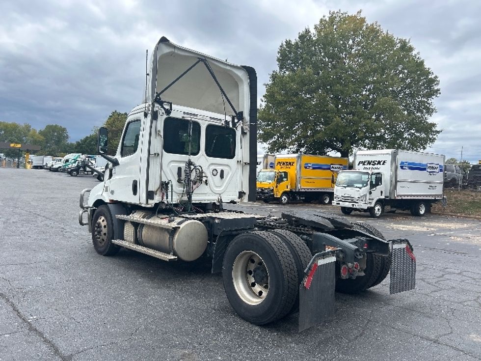 Day Cab Tractor-Heavy Duty Tractors-Freightliner-2020-T11642ST-Charlotte-NC-496,433\n\t\tmiles-$ 33,250 - Image 5