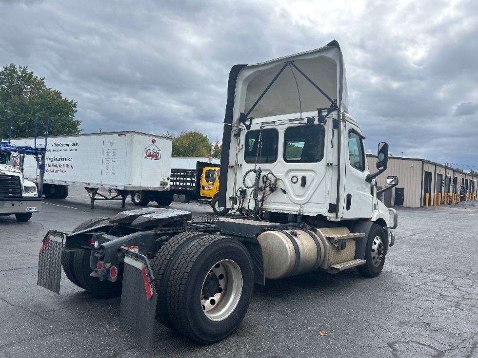Day Cab Tractor-Heavy Duty Tractors-Freightliner-2020-T11642ST-Charlotte-NC-496,433\n\t\tmiles-$ 33,250 - Image 7