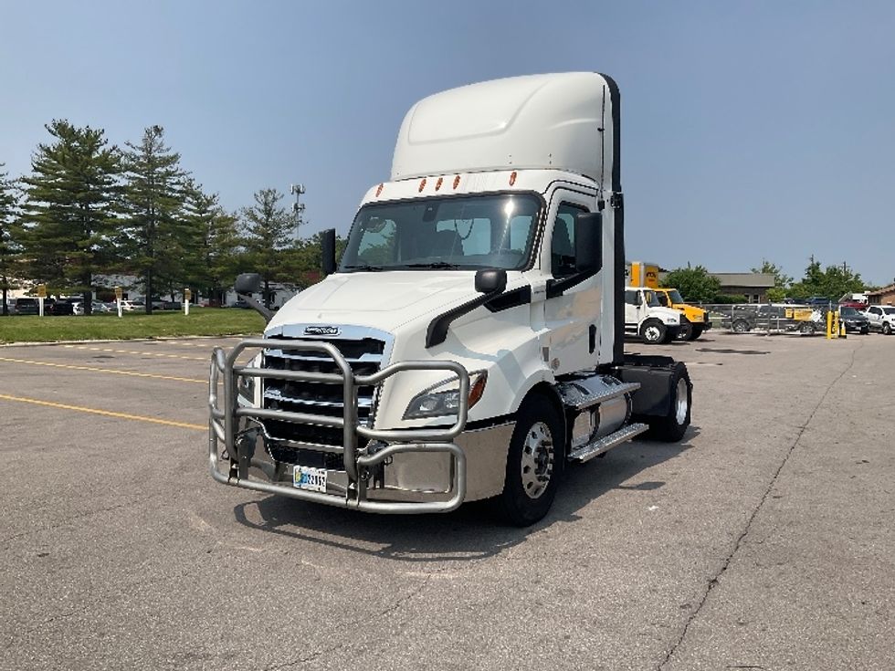 Day Cab Tractor-Heavy Duty Tractors-Freightliner-2020-T11642ST-Cincinnati-OH-469,784\n\t\tmiles-$ 33,500 - Image 3