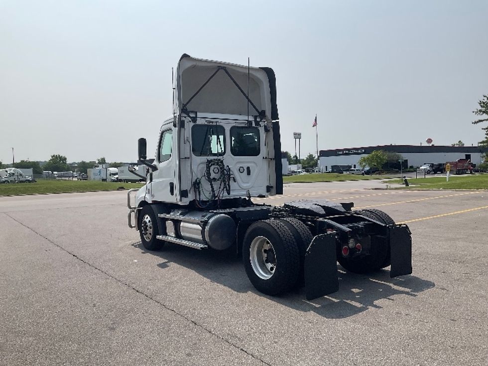 Day Cab Tractor-Heavy Duty Tractors-Freightliner-2020-T11642ST-Cincinnati-OH-469,784\n\t\tmiles-$ 33,500 - Image 5