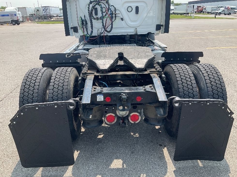 Day Cab Tractor-Heavy Duty Tractors-Freightliner-2020-T11642ST-Cincinnati-OH-469,784\n\t\tmiles-$ 33,500 - Image 6