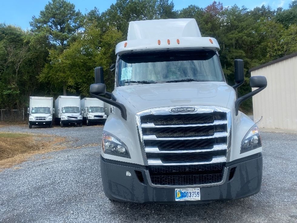 Day Cab Tractor-Heavy Duty Tractors-Freightliner-2020-T11642ST-Cleveland-TN-469,586\n\t\tmiles-$ 34,000 - Image 2