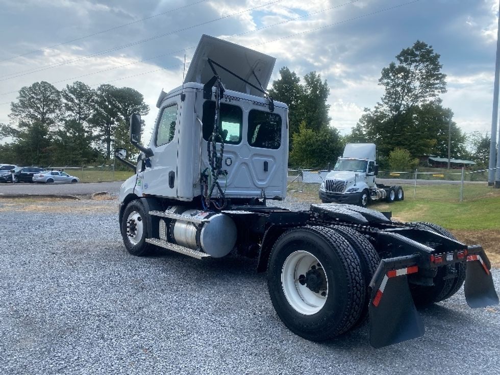 Day Cab Tractor-Heavy Duty Tractors-Freightliner-2020-T11642ST-Cleveland-TN-469,586\n\t\tmiles-$ 34,000 - Image 5