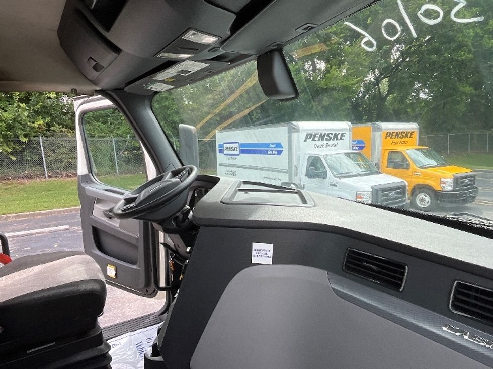 Day Cab Tractor-Heavy Duty Tractors-Freightliner-2020-T11642ST-Cleveland-TN-530,475\n\t\tmiles-$ 33,500 - Image 13