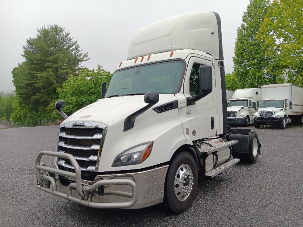 Day Cab Tractor-Heavy Duty Tractors-Freightliner-2020-T11642ST-Cleveland-TN-685,092\n\t\tmiles-$ 25,500 - Image 3