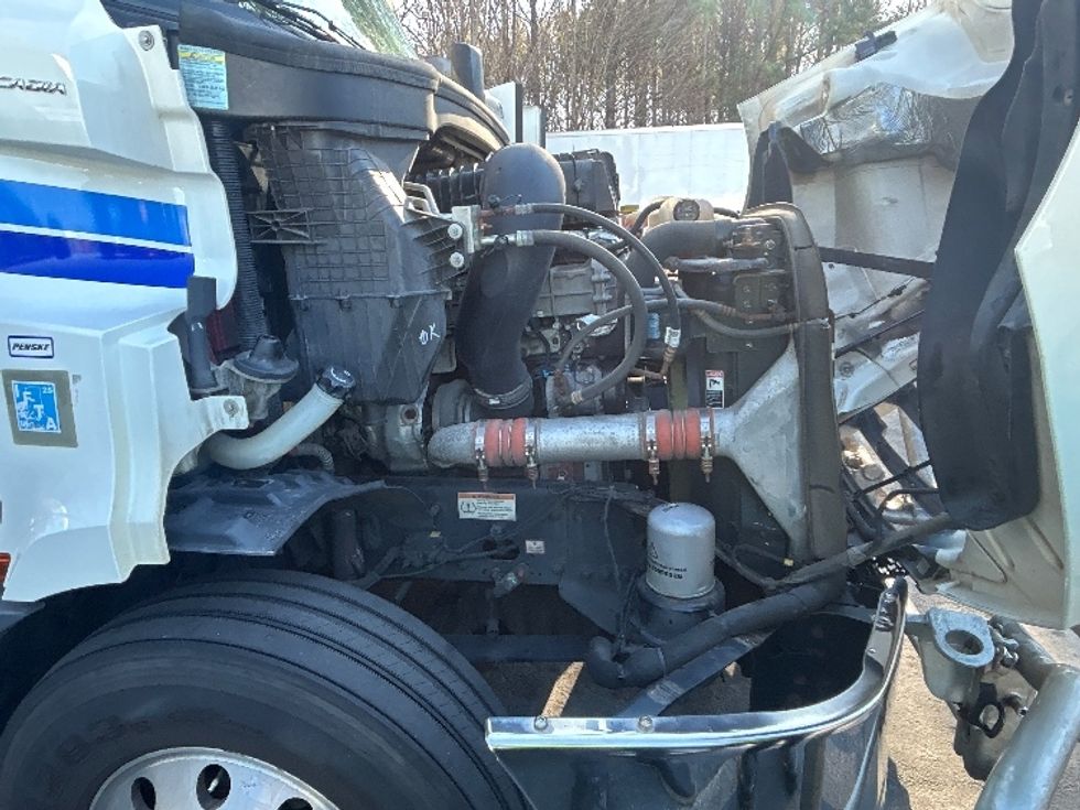 Day Cab Tractor-Heavy Duty Tractors-Freightliner-2020-T11642ST-Conyers-GA-367,626\n\t\tmiles-$ 41,750 - Image 15