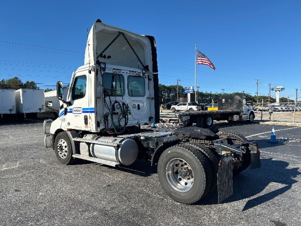 Day Cab Tractor-Heavy Duty Tractors-Freightliner-2020-T11642ST-Conyers-GA-367,626\n\t\tmiles-$ 41,750 - Image 5