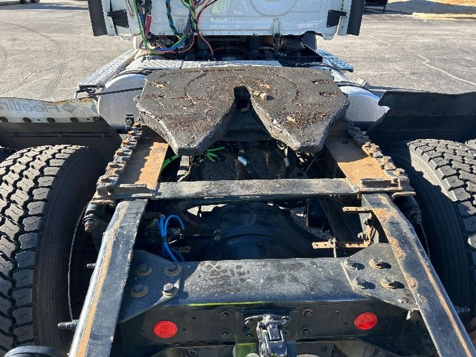 Day Cab Tractor-Heavy Duty Tractors-Freightliner-2020-T11642ST-Conyers-GA-367,626\n\t\tmiles-$ 41,750 - Image 6