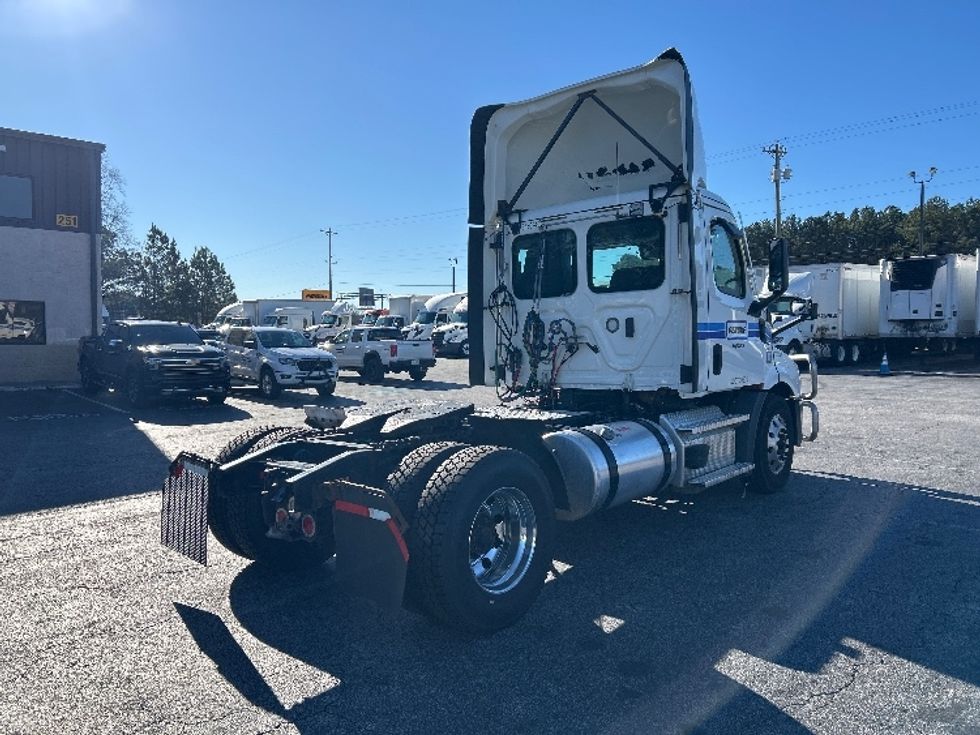 Day Cab Tractor-Heavy Duty Tractors-Freightliner-2020-T11642ST-Conyers-GA-367,626\n\t\tmiles-$ 41,750 - Image 7