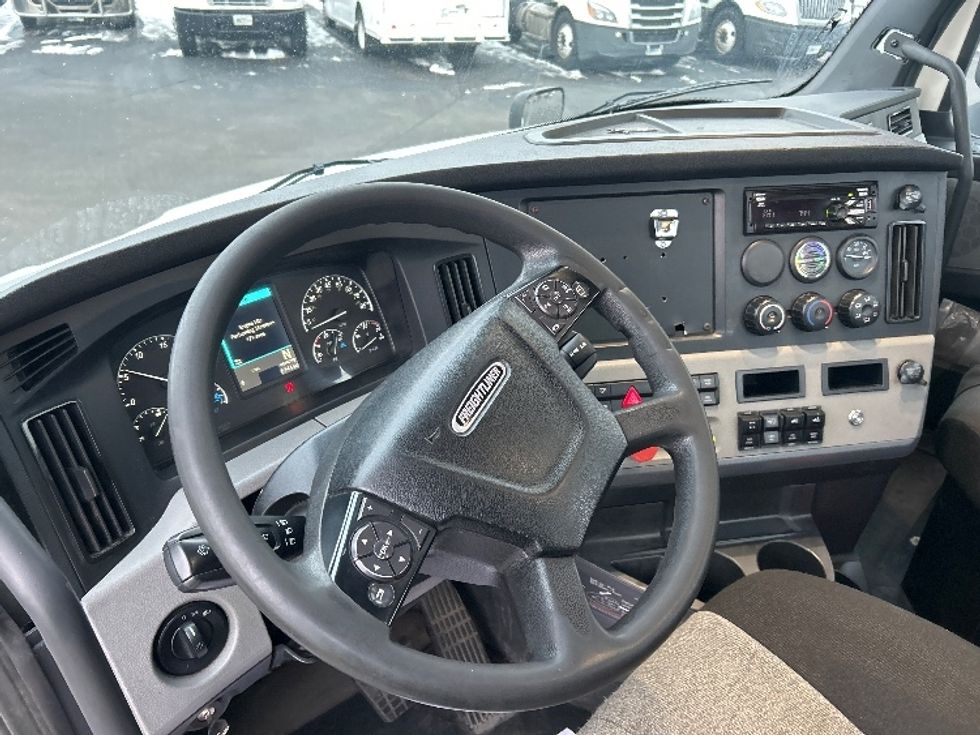 Day Cab Tractor-Heavy Duty Tractors-Freightliner-2020-T11642ST-East Chicago-IN-222,392\n\t\tmiles-$ 43,000 - Image 10