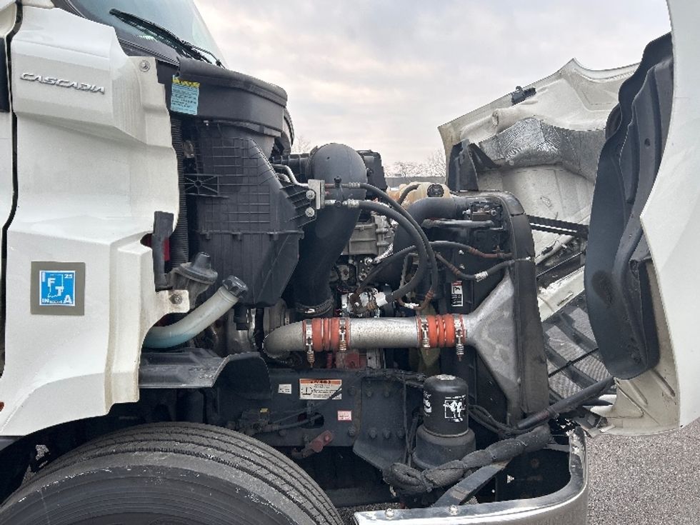 Day Cab Tractor-Heavy Duty Tractors-Freightliner-2020-T11642ST-East Chicago-IN-222,392\n\t\tmiles-$ 43,000 - Image 15