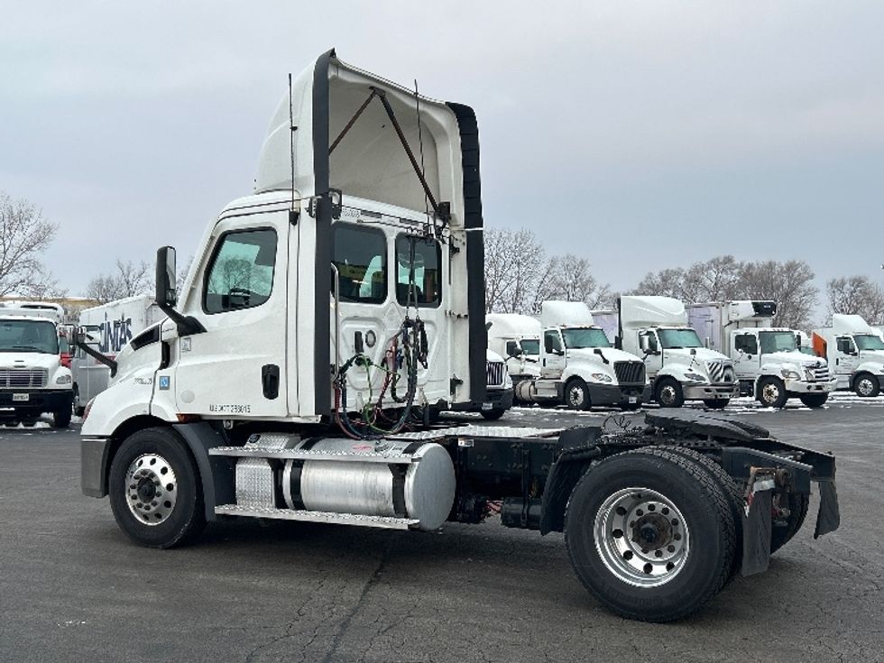 Day Cab Tractor-Heavy Duty Tractors-Freightliner-2020-T11642ST-East Chicago-IN-222,392\n\t\tmiles-$ 43,000 - Image 5