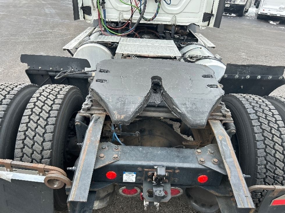 Day Cab Tractor-Heavy Duty Tractors-Freightliner-2020-T11642ST-East Chicago-IN-222,392\n\t\tmiles-$ 43,000 - Image 6