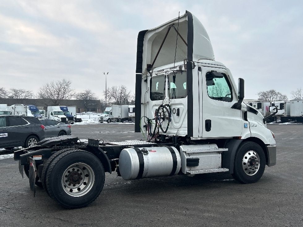 Day Cab Tractor-Heavy Duty Tractors-Freightliner-2020-T11642ST-East Chicago-IN-222,392\n\t\tmiles-$ 43,000 - Image 7