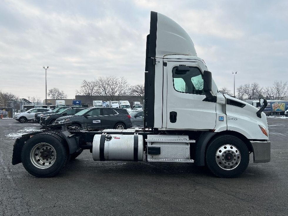 Day Cab Tractor-Heavy Duty Tractors-Freightliner-2020-T11642ST-East Chicago-IN-222,392\n\t\tmiles-$ 43,000 - Image 8