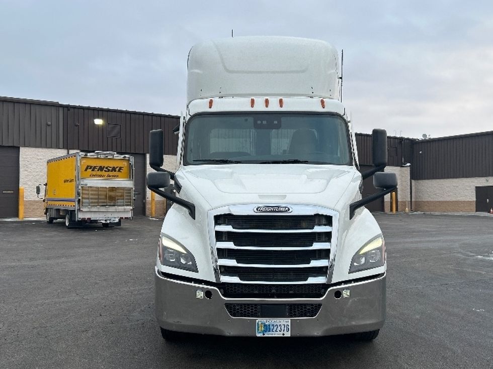 Day Cab Tractor-Heavy Duty Tractors-Freightliner-2020-T11642ST-East Chicago-IN-242,703\n\t\tmiles-$ 41,250 - Image 2