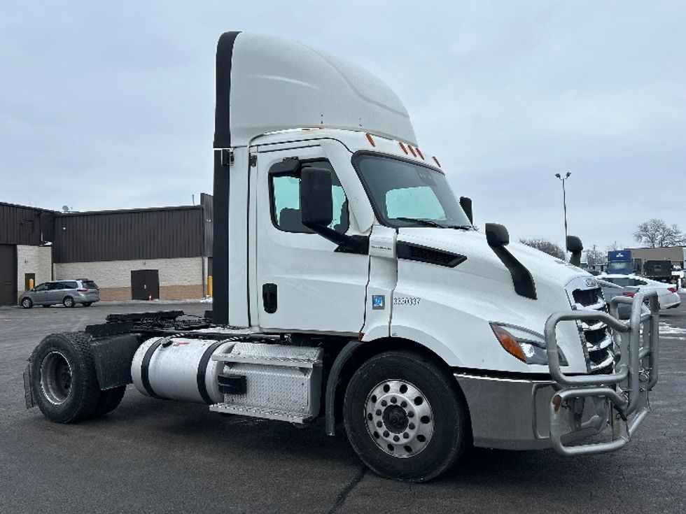 Day Cab Tractor-Heavy Duty Tractors-Freightliner-2020-T11642ST-East Chicago-IN-252,290\n\t\tmiles-$ 41,750 - Image 1