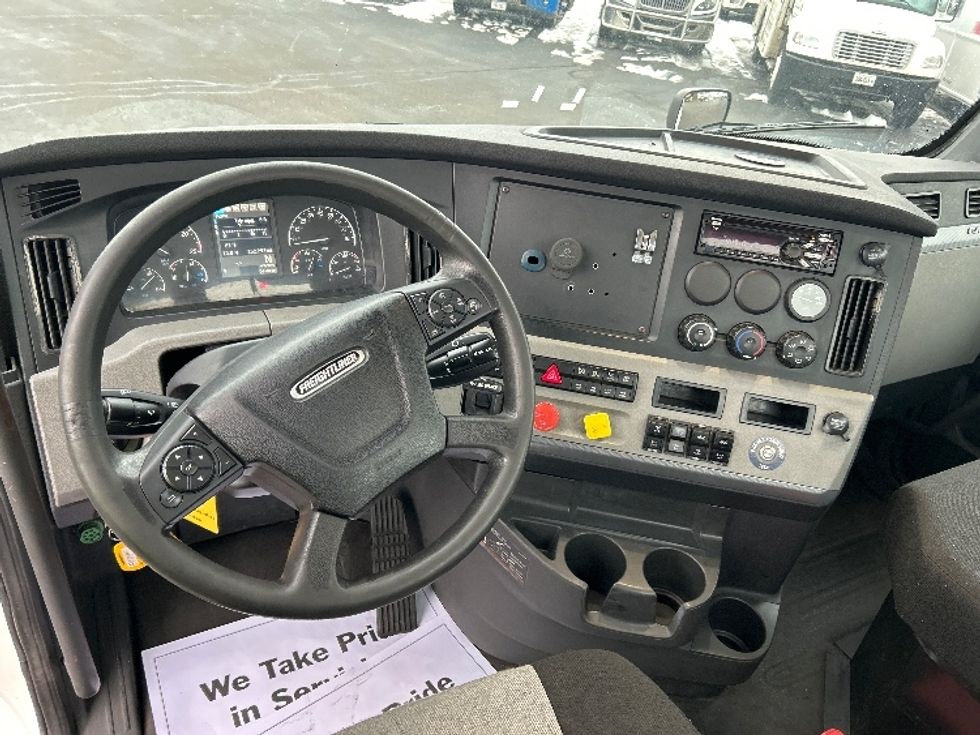 Day Cab Tractor-Heavy Duty Tractors-Freightliner-2020-T11642ST-East Chicago-IN-252,290\n\t\tmiles-$ 41,750 - Image 11