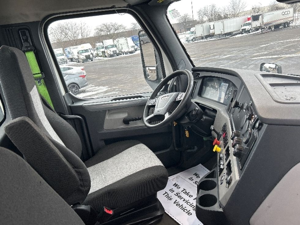 Day Cab Tractor-Heavy Duty Tractors-Freightliner-2020-T11642ST-East Chicago-IN-252,290\n\t\tmiles-$ 41,750 - Image 14