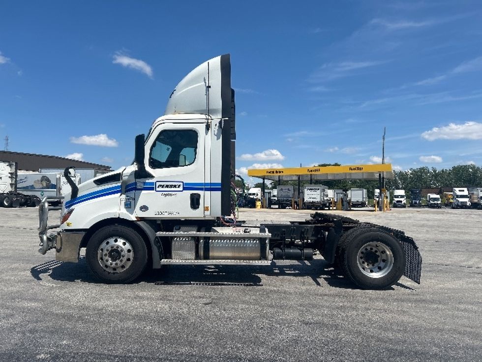 2020 Freightliner Cascadia 116" Day cab photo 4